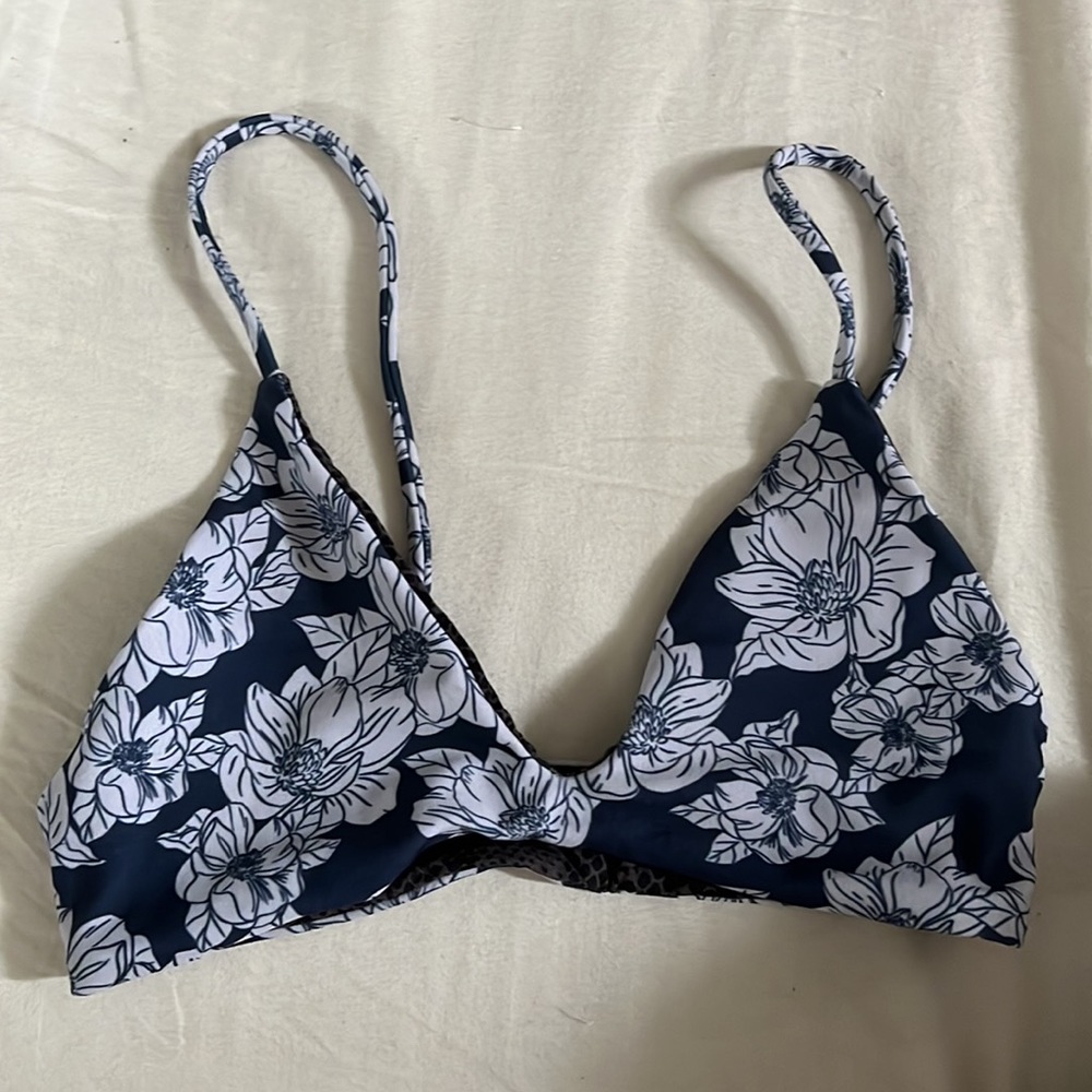Acacia blue magnolia top. just bought new but was way too small.